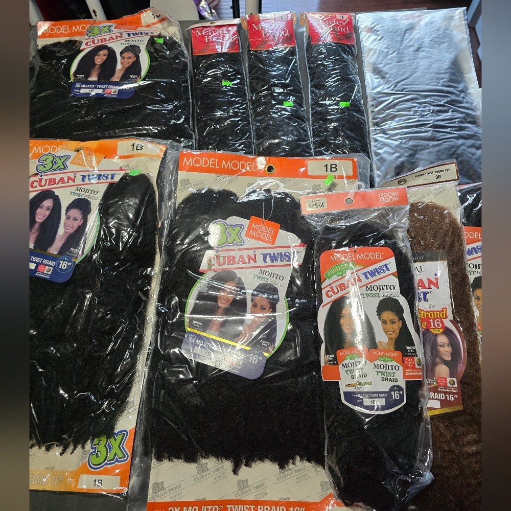 Large Lot Of New Hair Extensions Braids Twists And More - Picture 4 of 5